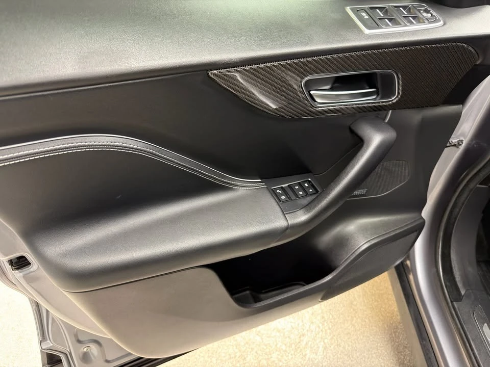 2020 Jaguar F-Pace - Image 12 of 18