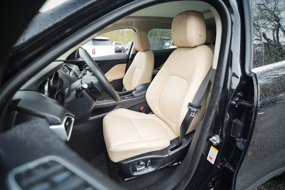 2020 Jaguar F-Pace - Image 19 of 20