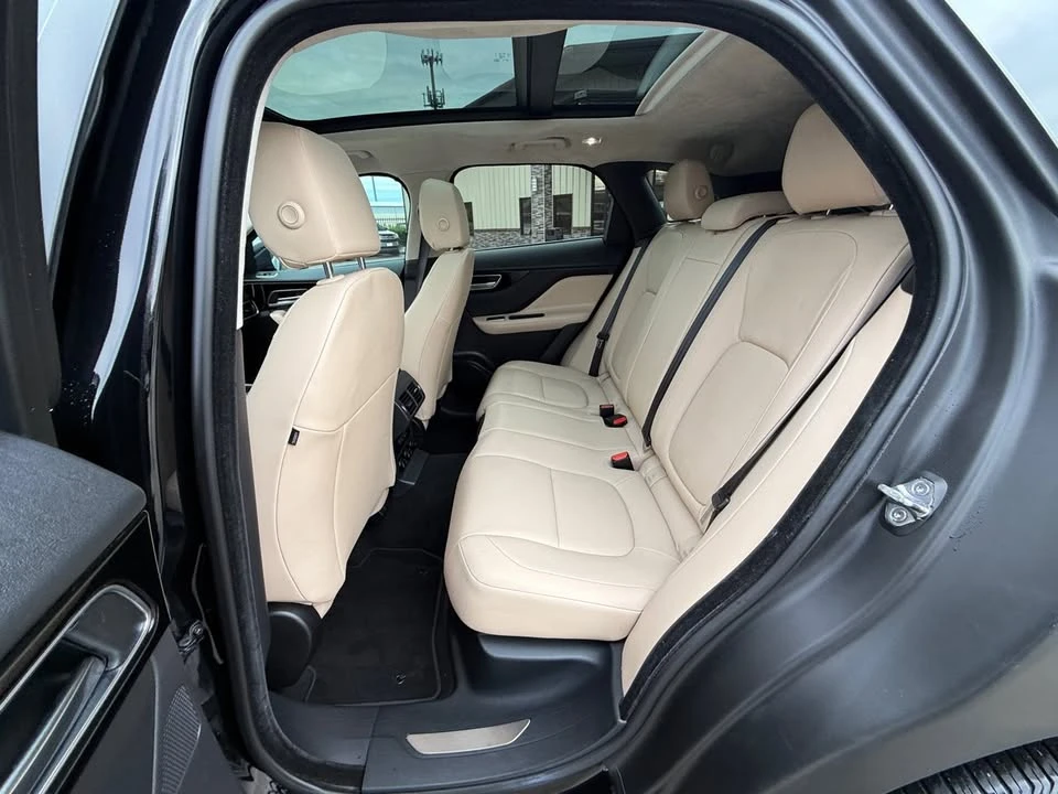 2020 Jaguar F-Pace - Image 11 of 20