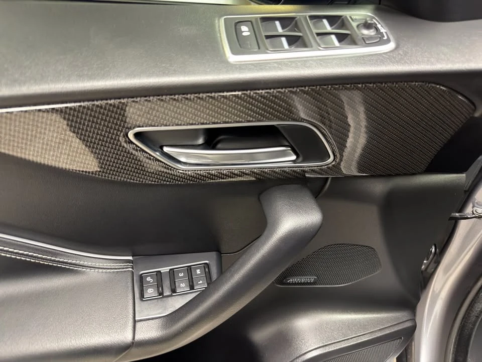 2020 Jaguar F-Pace - Image 13 of 18