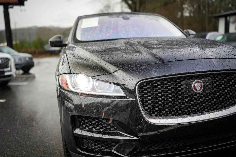 2020 Jaguar F-Pace - Image 4 of 20