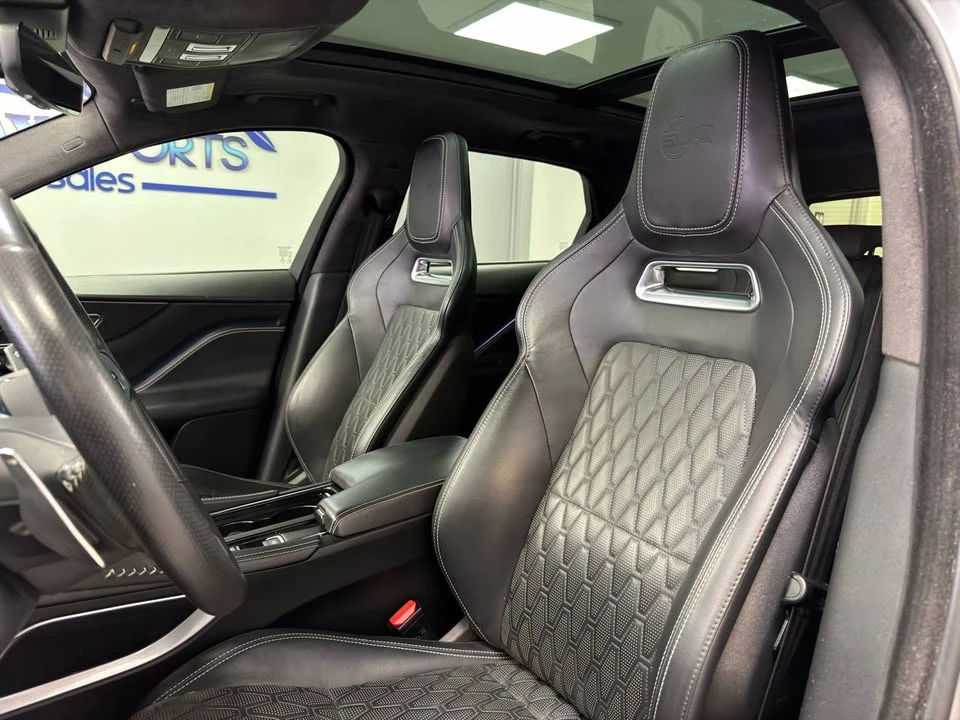 2020 Jaguar F-Pace - Image 9 of 18