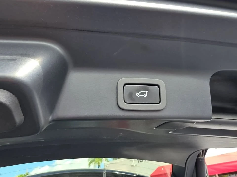 2020 Jaguar F-Pace - Image 19 of 20