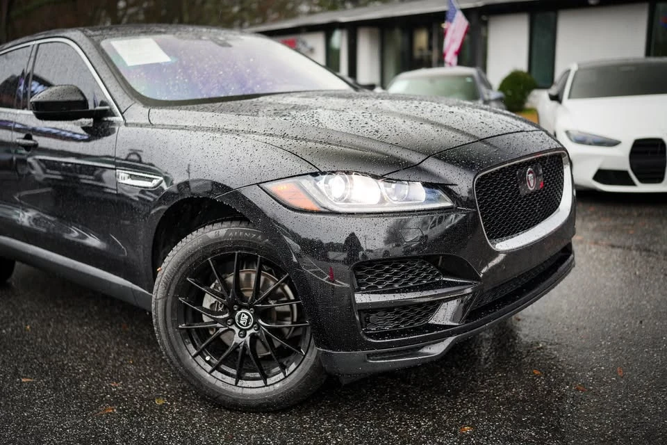 2020 Jaguar F-Pace - Image 11 of 20