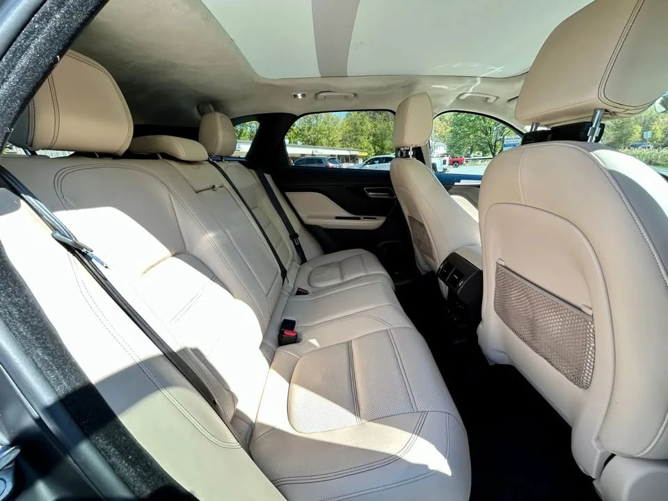 2020 Jaguar F-Pace - Image 16 of 20