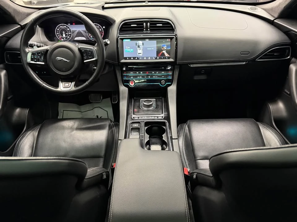 2020 Jaguar F-Pace - Image 6 of 20