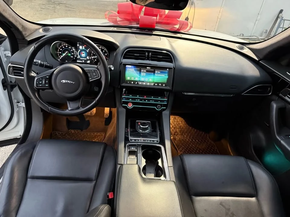 2020 Jaguar F-Pace - Image 6 of 7