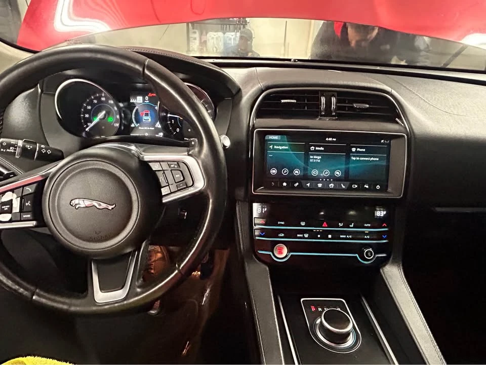 2020 Jaguar F-Pace - Image 8 of 11
