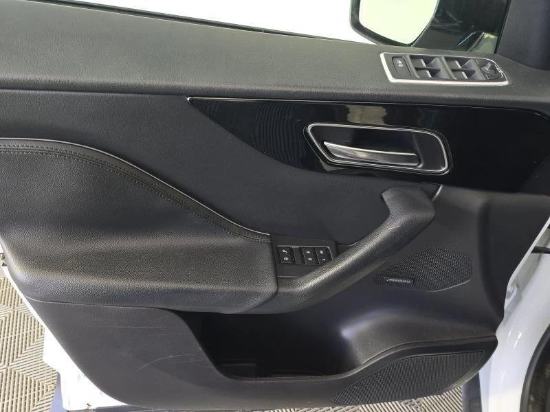 2020 Jaguar F-Pace - Image 6 of 15