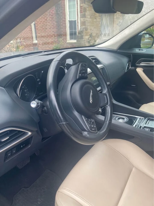 2020 Jaguar F-Pace - Image 9 of 12