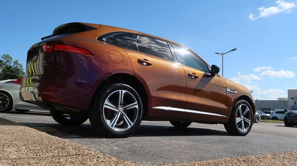 2020 Jaguar F-Pace - Image 14 of 20