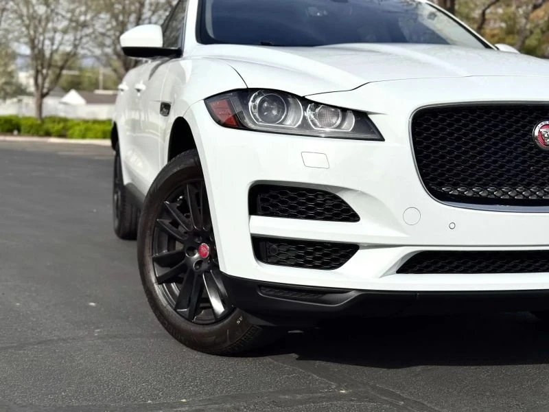 2020 Jaguar F-Pace - Image 16 of 20