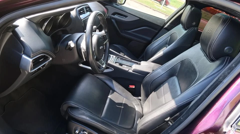2020 Jaguar F-Pace - Image 17 of 20