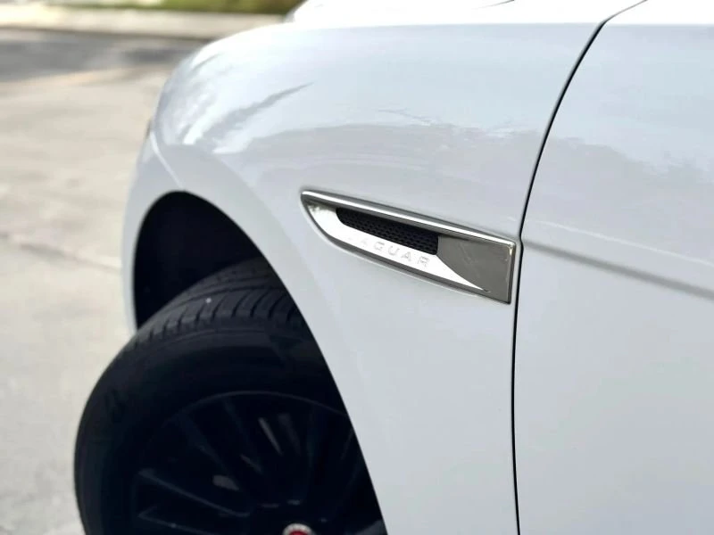 2020 Jaguar F-Pace - Image 17 of 20