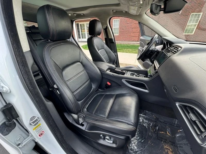 2020 Jaguar F-Pace - Image 13 of 20