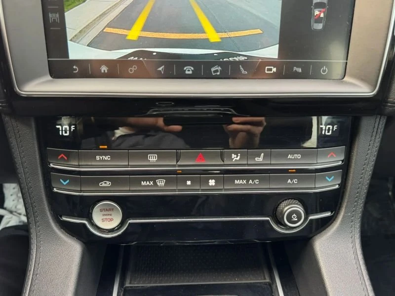 2020 Jaguar F-Pace - Image 10 of 20