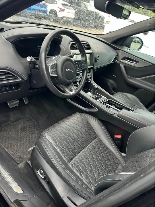 2020 Jaguar F-Pace - Image 5 of 6