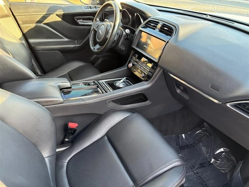 2020 Jaguar F-Pace - Image 10 of 19