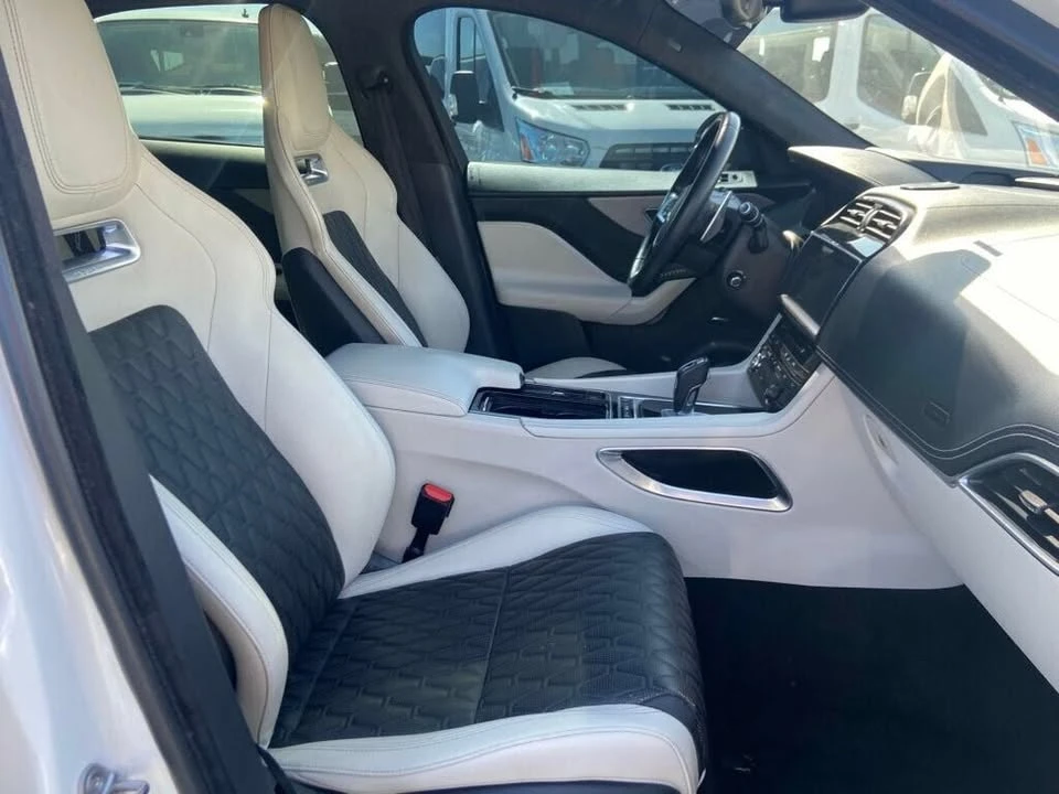 2020 Jaguar F-Pace - Image 16 of 20