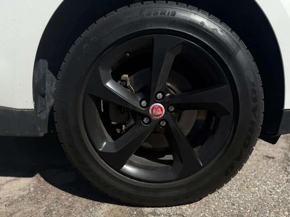 2020 Jaguar F-Pace - Image 14 of 16