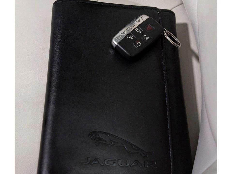 2020 Jaguar F-Pace - Image 17 of 20