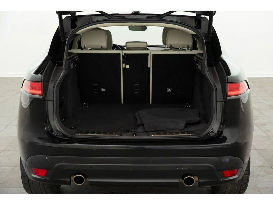 2020 Jaguar F-Pace - Image 6 of 20