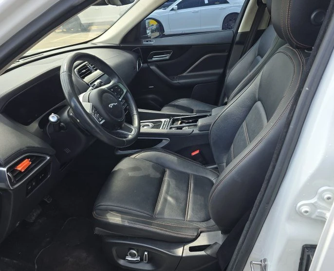 2020 Jaguar F-Pace - Image 5 of 6