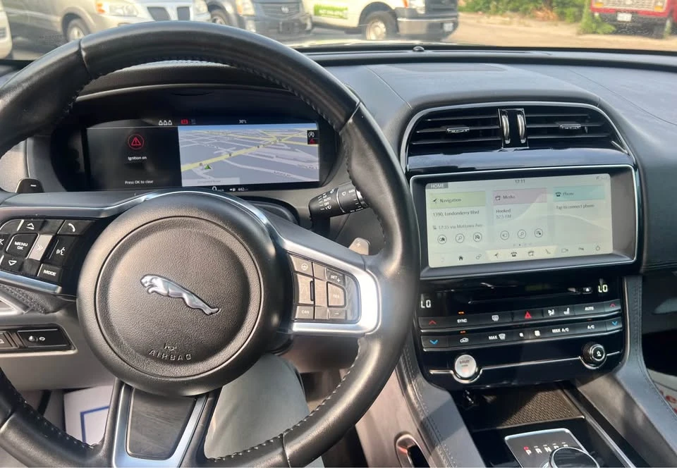 2020 Jaguar F-Pace - Image 9 of 15