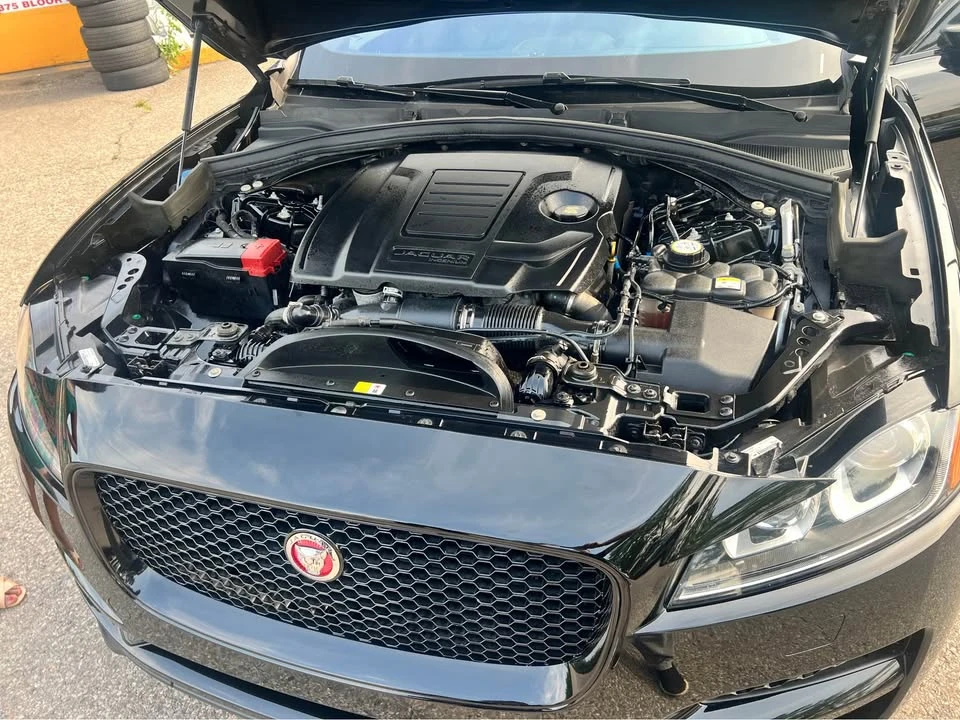 2020 Jaguar F-Pace - Image 14 of 15