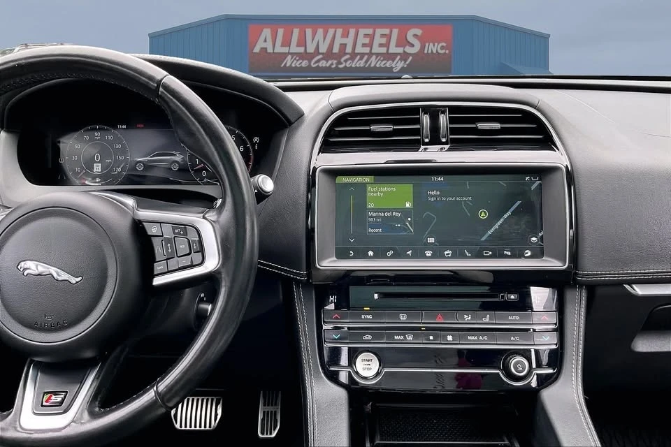 2020 Jaguar F-Pace - Image 6 of 20