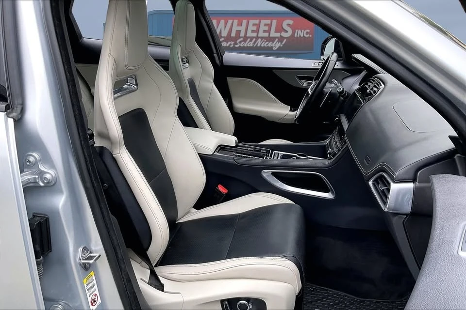 2020 Jaguar F-Pace - Image 7 of 20