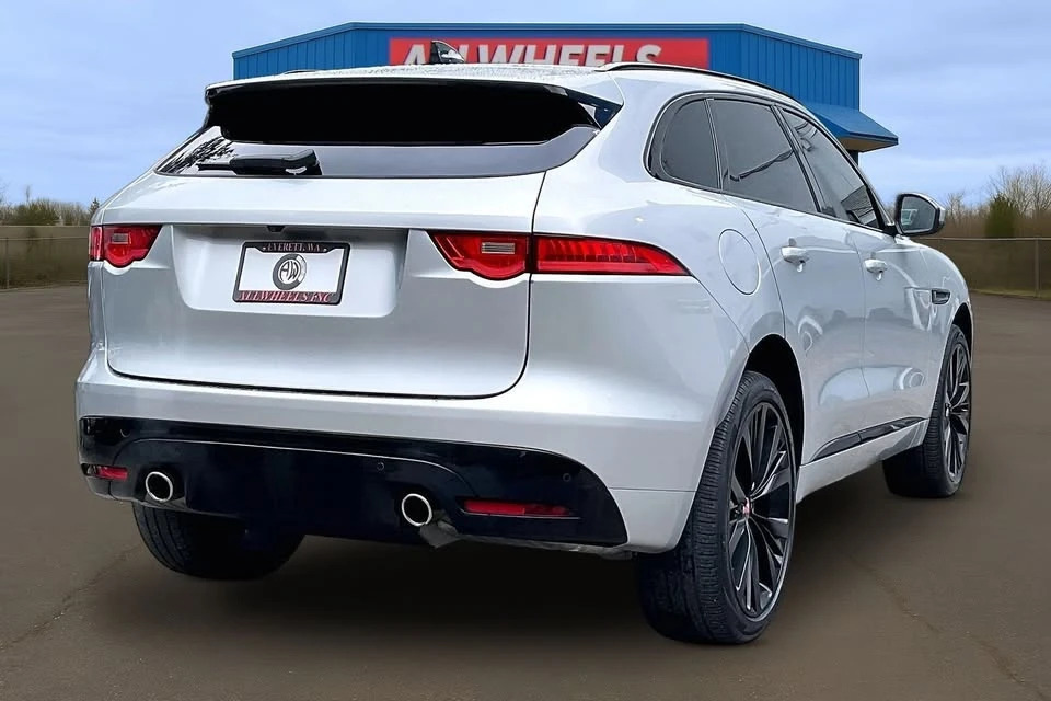 2020 Jaguar F-Pace - Image 11 of 20