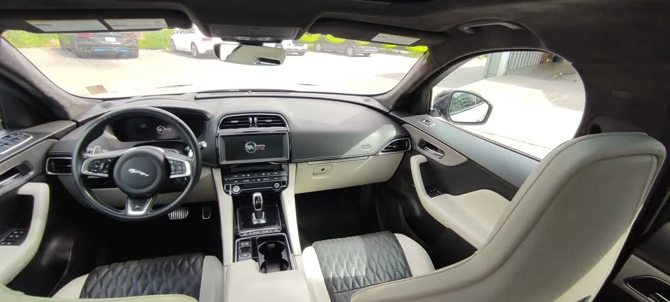 2020 Jaguar F-Pace - Image 8 of 13