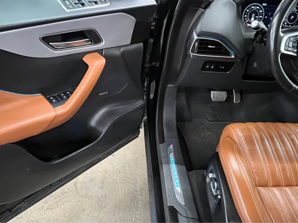 2020 Jaguar F-Pace - Image 11 of 16
