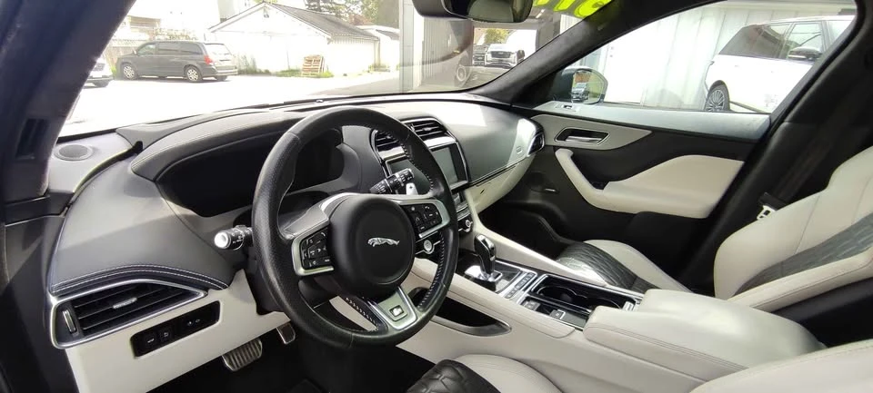2020 Jaguar F-Pace - Image 6 of 13