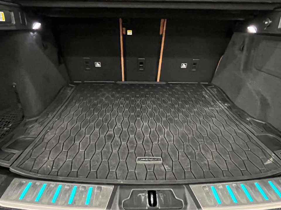 2020 Jaguar F-Pace - Image 13 of 16