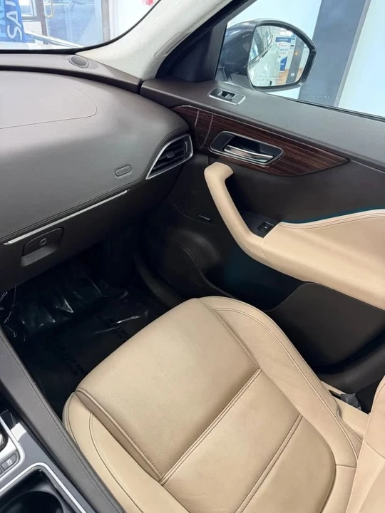 2020 Jaguar F-Pace - Image 7 of 13
