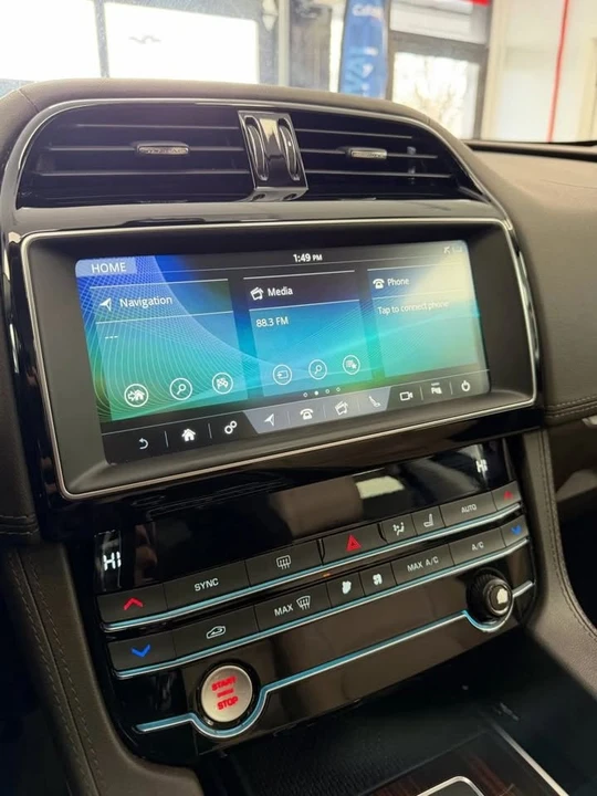 2020 Jaguar F-Pace - Image 9 of 13