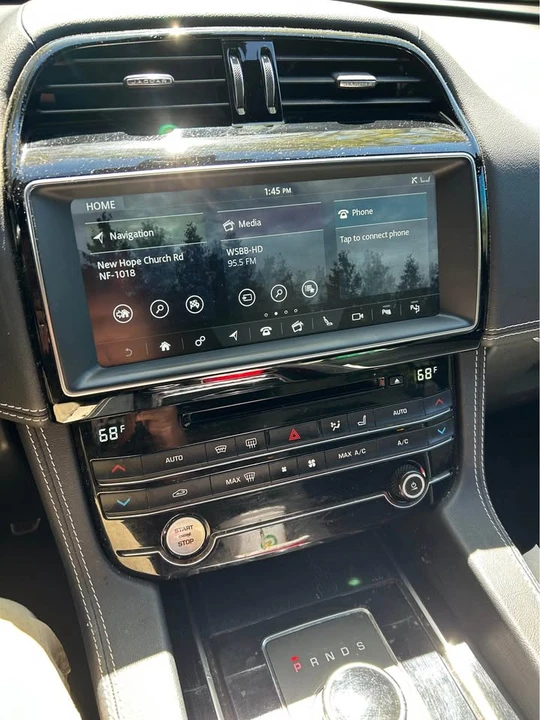 2020 Jaguar F-Pace - Image 9 of 10