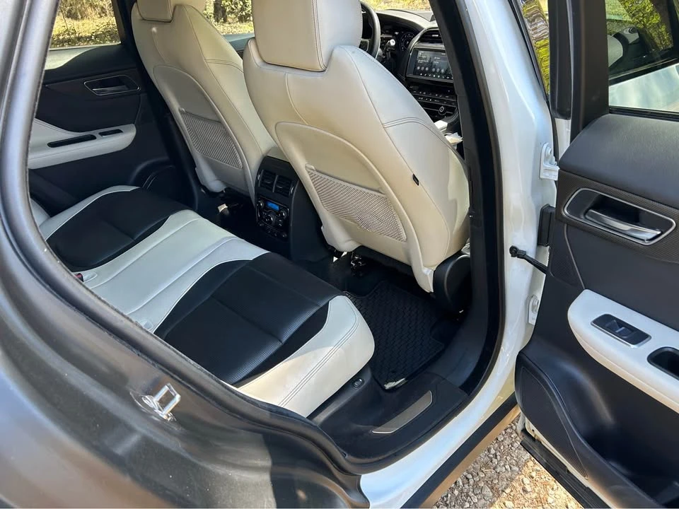 2020 Jaguar F-Pace - Image 7 of 10