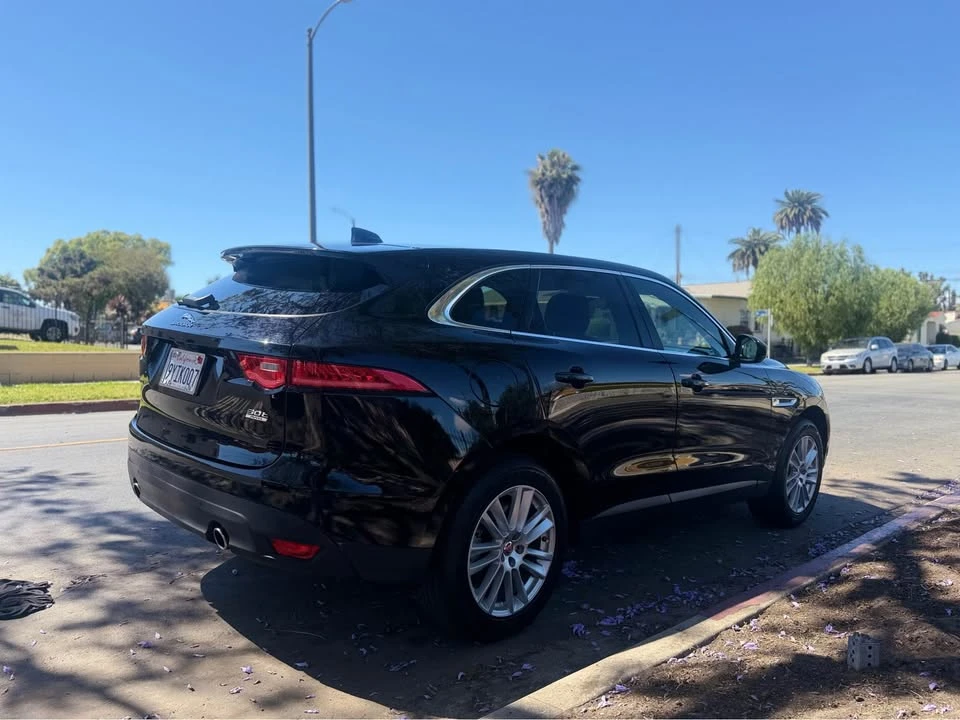 2020 Jaguar F-Pace - Image 7 of 11
