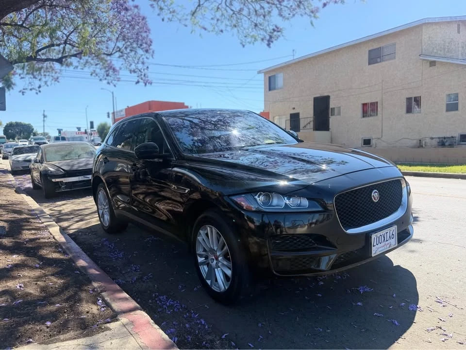 2020 Jaguar F-Pace - Image 5 of 11
