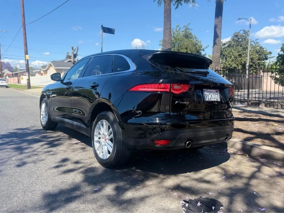 2020 Jaguar F-Pace - Image 8 of 11
