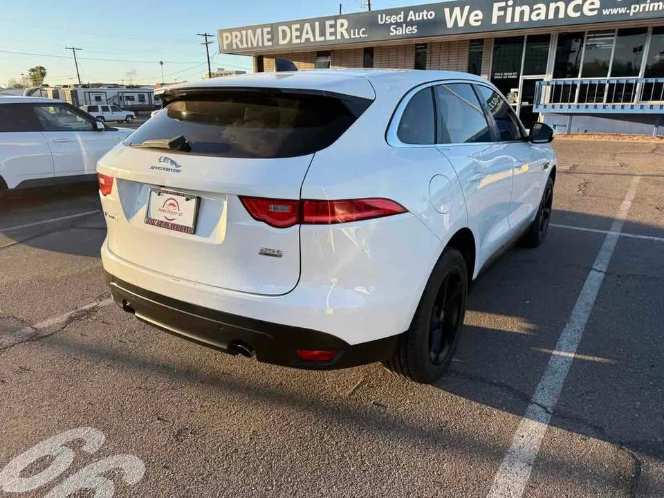 2020 Jaguar F-Pace - Image 5 of 8