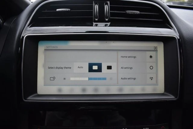 2020 Jaguar F-Pace - Image 16 of 20