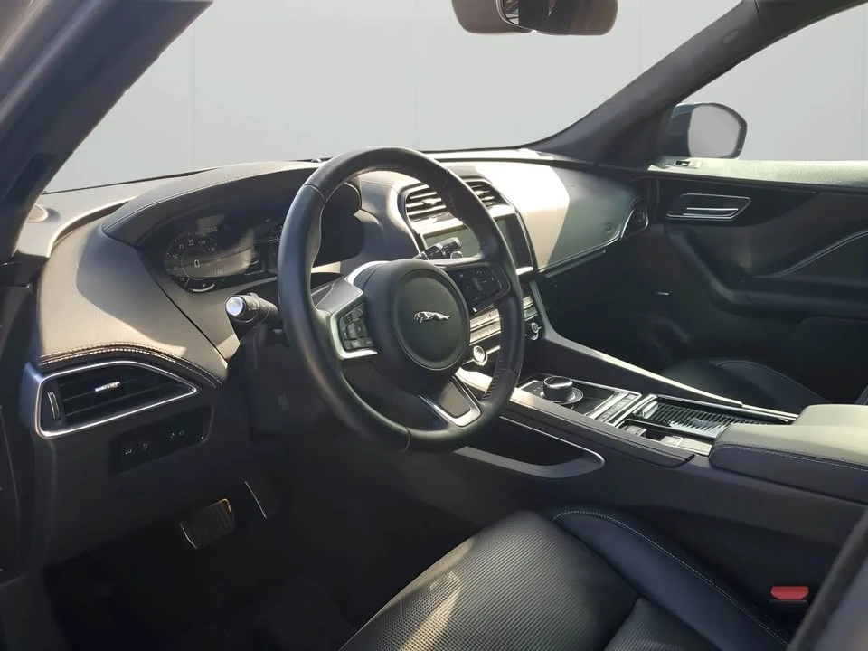 2020 Jaguar F-Pace - Image 10 of 18
