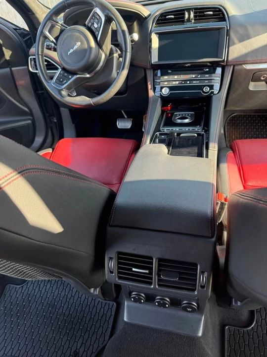 2020 Jaguar F-Pace - Image 11 of 14