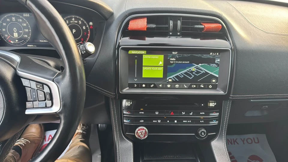 2020 Jaguar F-Pace - Image 13 of 14