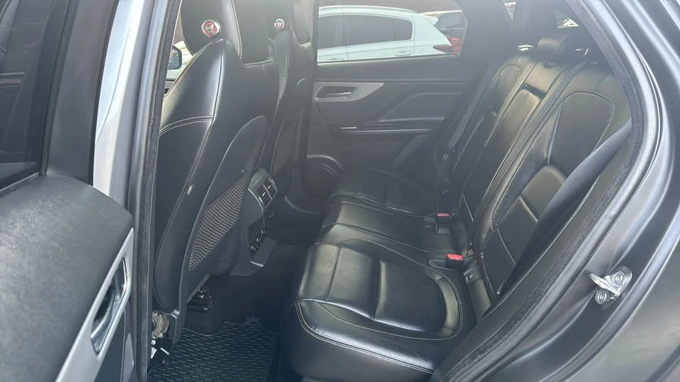 2020 Jaguar F-Pace - Image 18 of 19