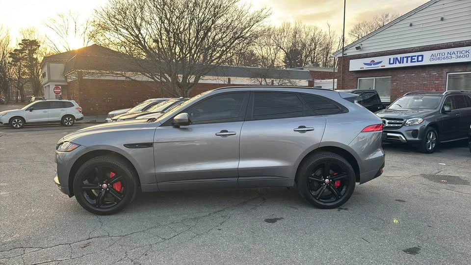 2020 Jaguar F-Pace - Image 7 of 19